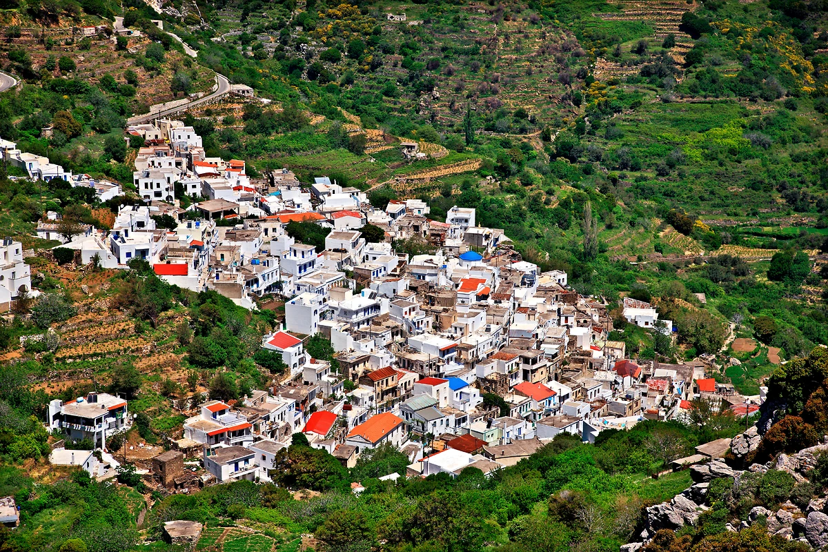 Vue panoramique du village de Koronos, Naxos, Cyclades,Grèce