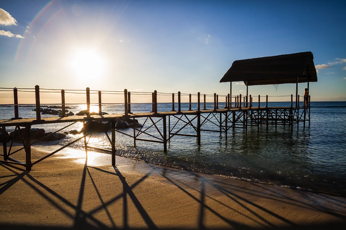 Coucher de soleil sur une jetée, Baies aux Tortues