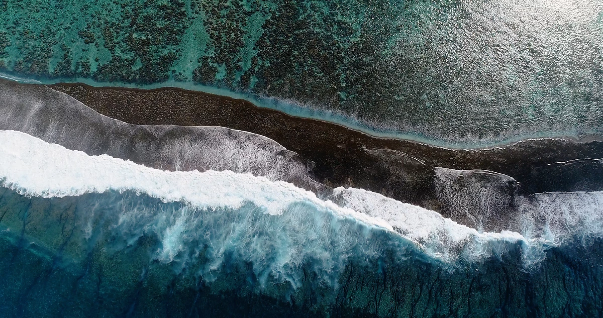 Vue aérienne de la plage de Papeete