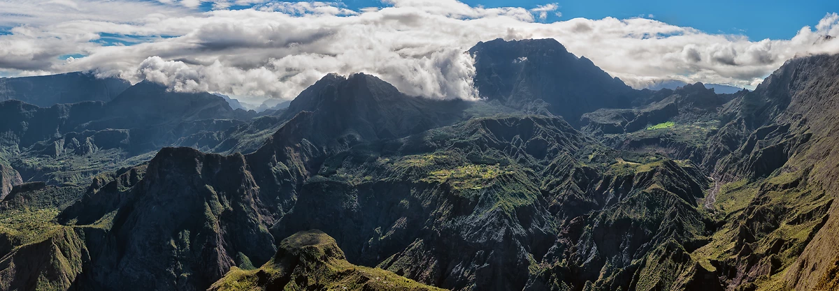 Vue panoramique du cirque de Mafate, Île de la Réunion