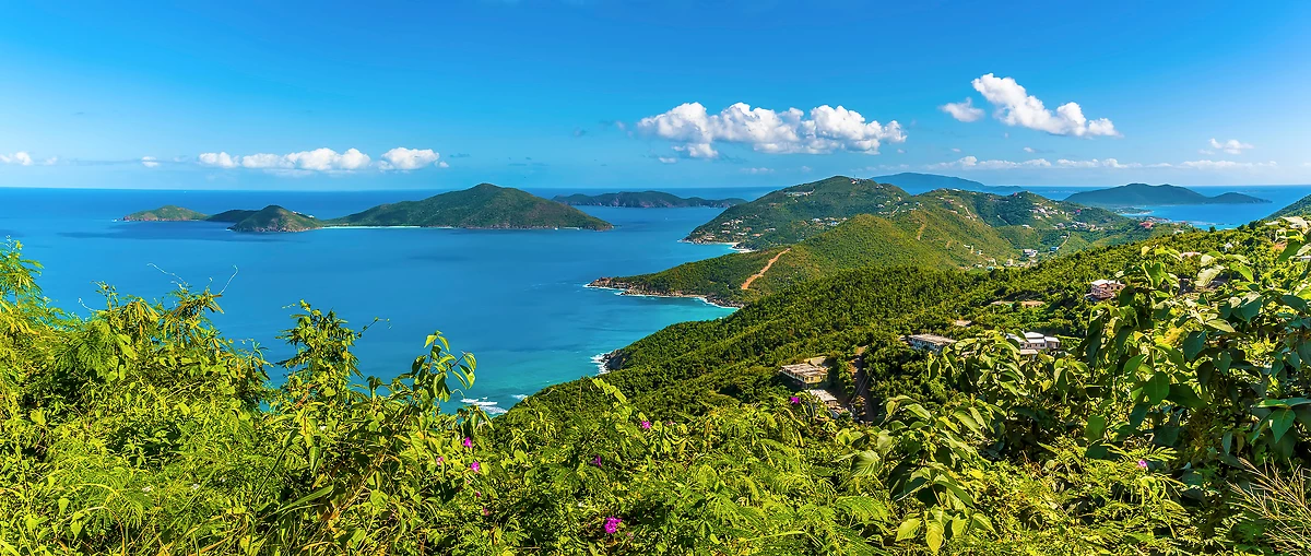 Vue sur les îles alentours depuis l'île principale de Tortola, Îles Vierges Britanniques