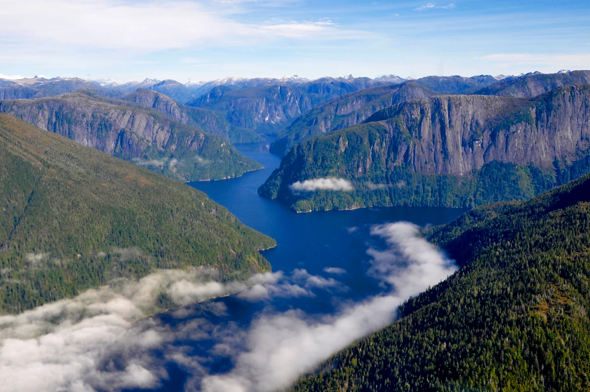 Vue aérienne du Misty Fjords National Monument dans le parc national de Tongass, Ketchikan, Alaska, États-Unis