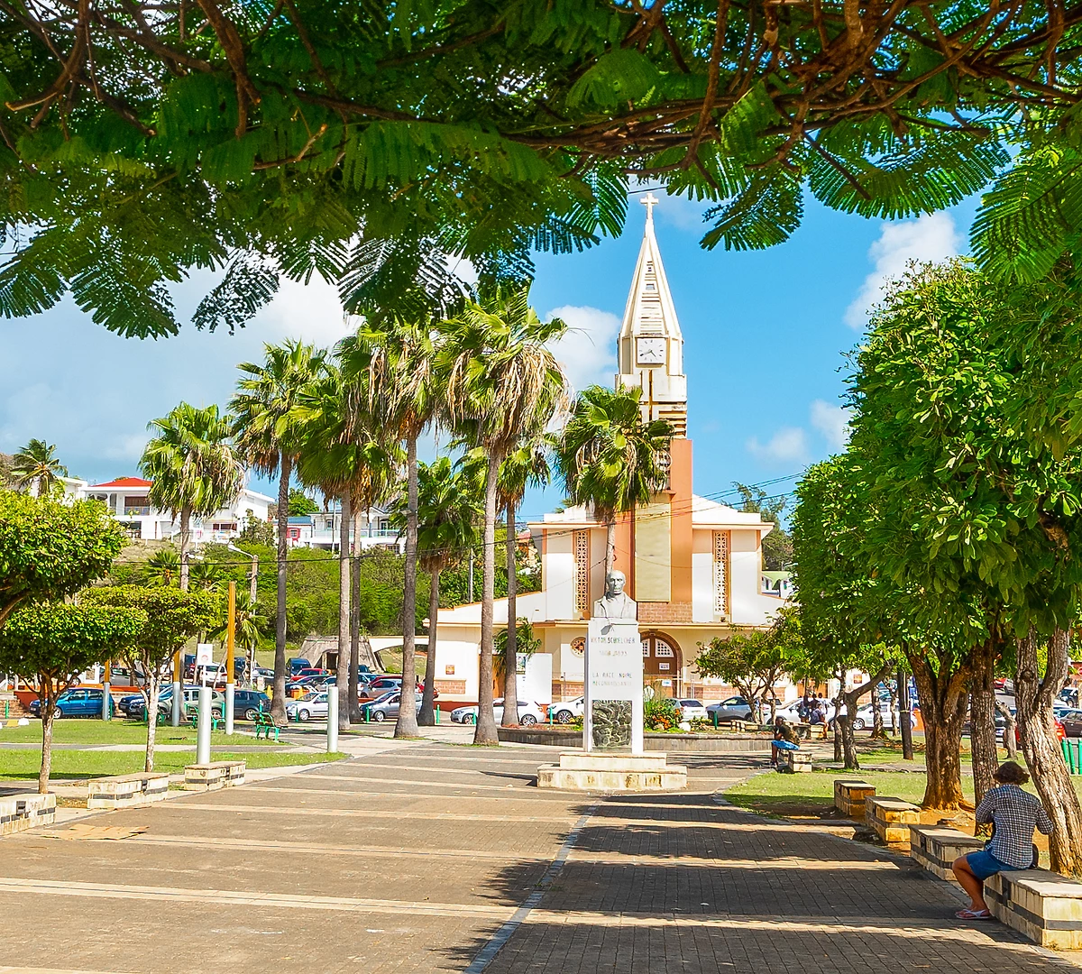 Statue de Victor Schoelcher à Sainte Anne, Guadeloupe