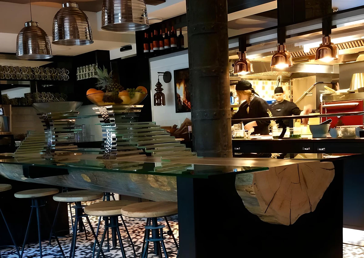 Arctic Light Hotel - 2