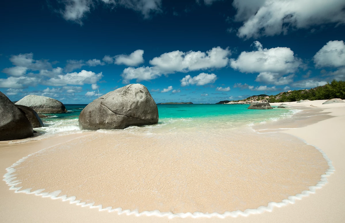 Plage Les Bains sur l'île de Virgin Gorda, Îles Vierges Britanniques
