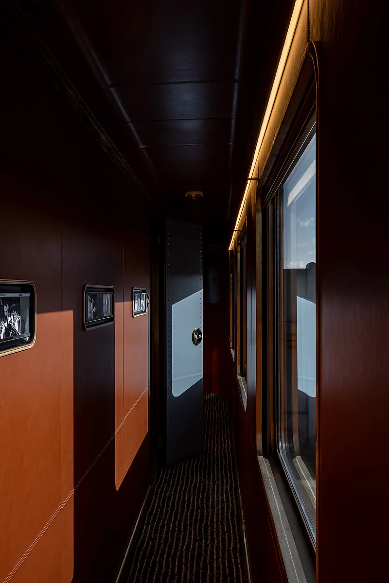 Couloir du train, La Dolce Vita Orient Express