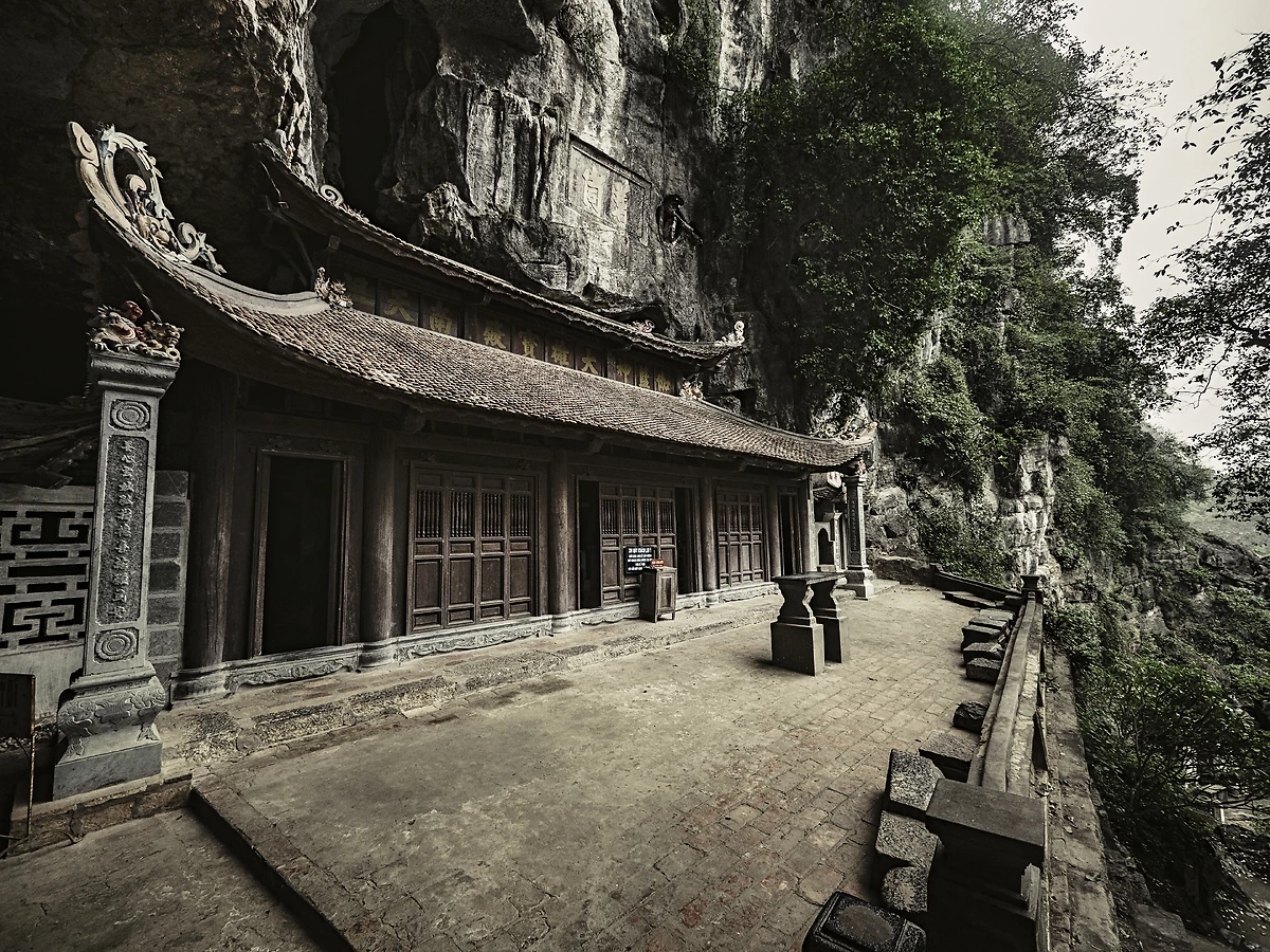 Pagode Trung, temples-grottes de Bich Dong