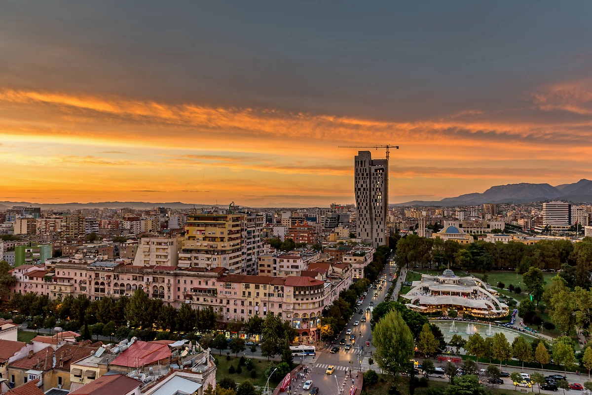 Coucher de soleil, Tirana, Albanie