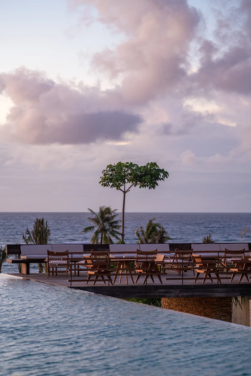 Piscine de l'hôtel, Cap Karoso