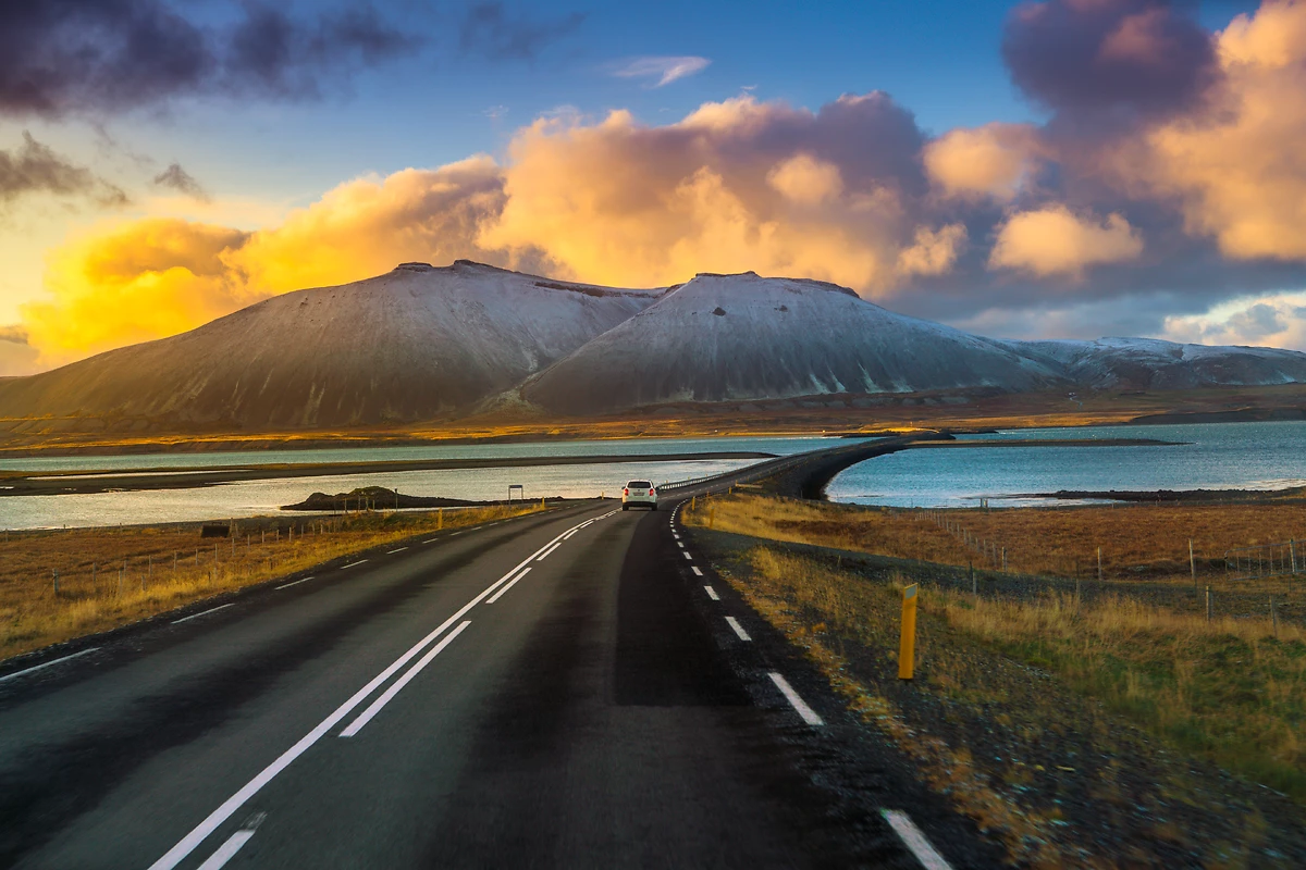 Route 1, Route nationale qui fait le tour de l'île, Islande