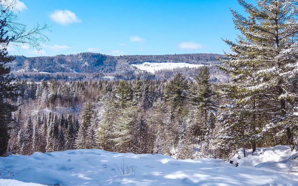 Vue sur les montagnes des Laurentiens, La Tuque, Québec