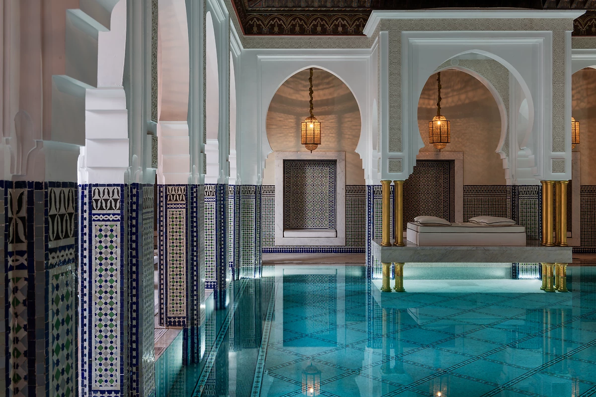 Piscine intérieure, spa de l'hôtel, La Mamounia