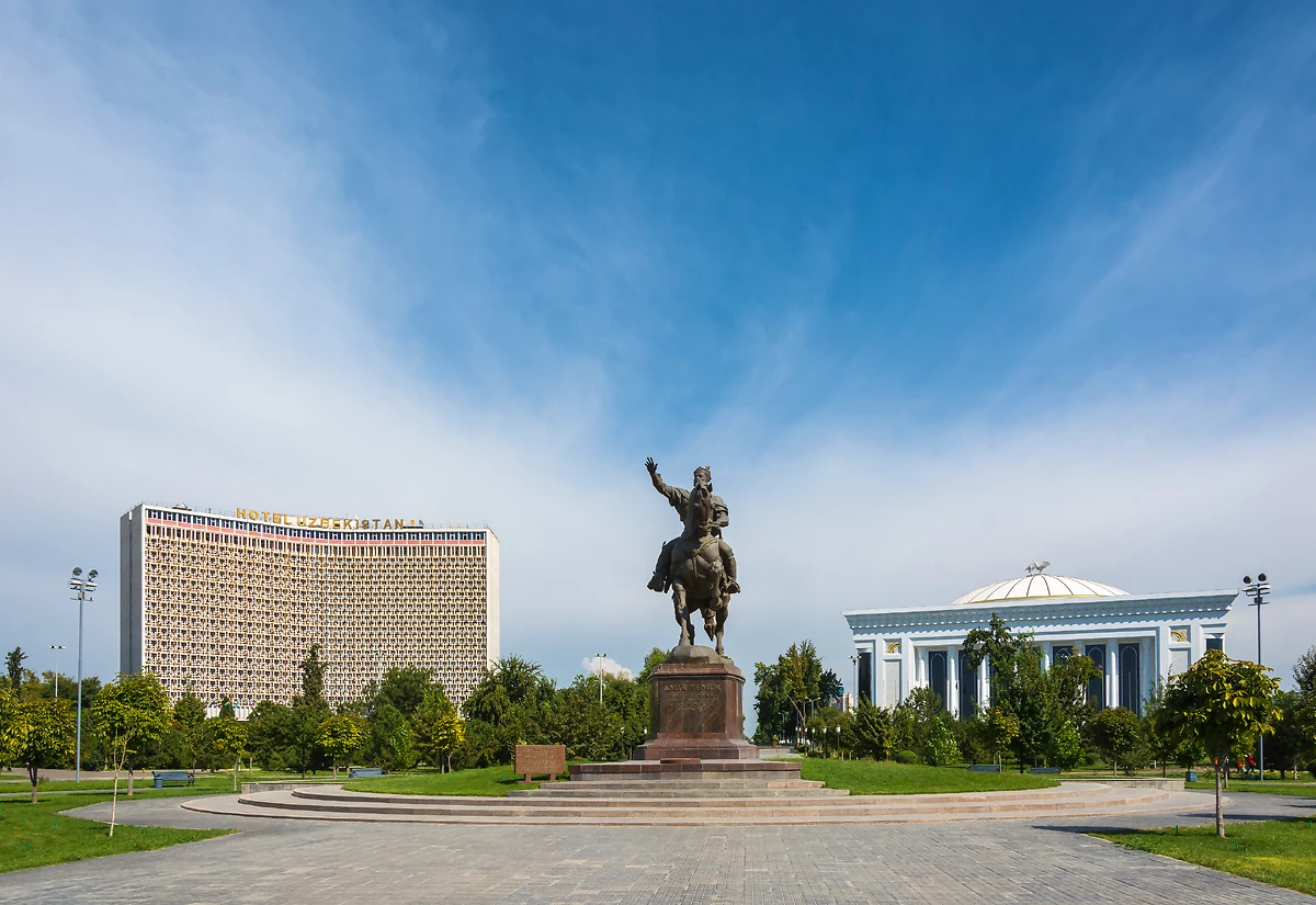 Monument de Amir Temur dans le centre de Tashkent, Ouzbékistan