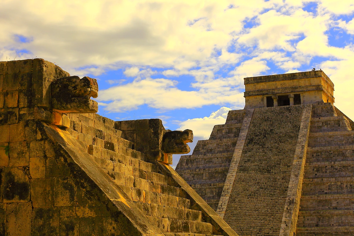 Pyramide maya Chichen Itza, Mexique