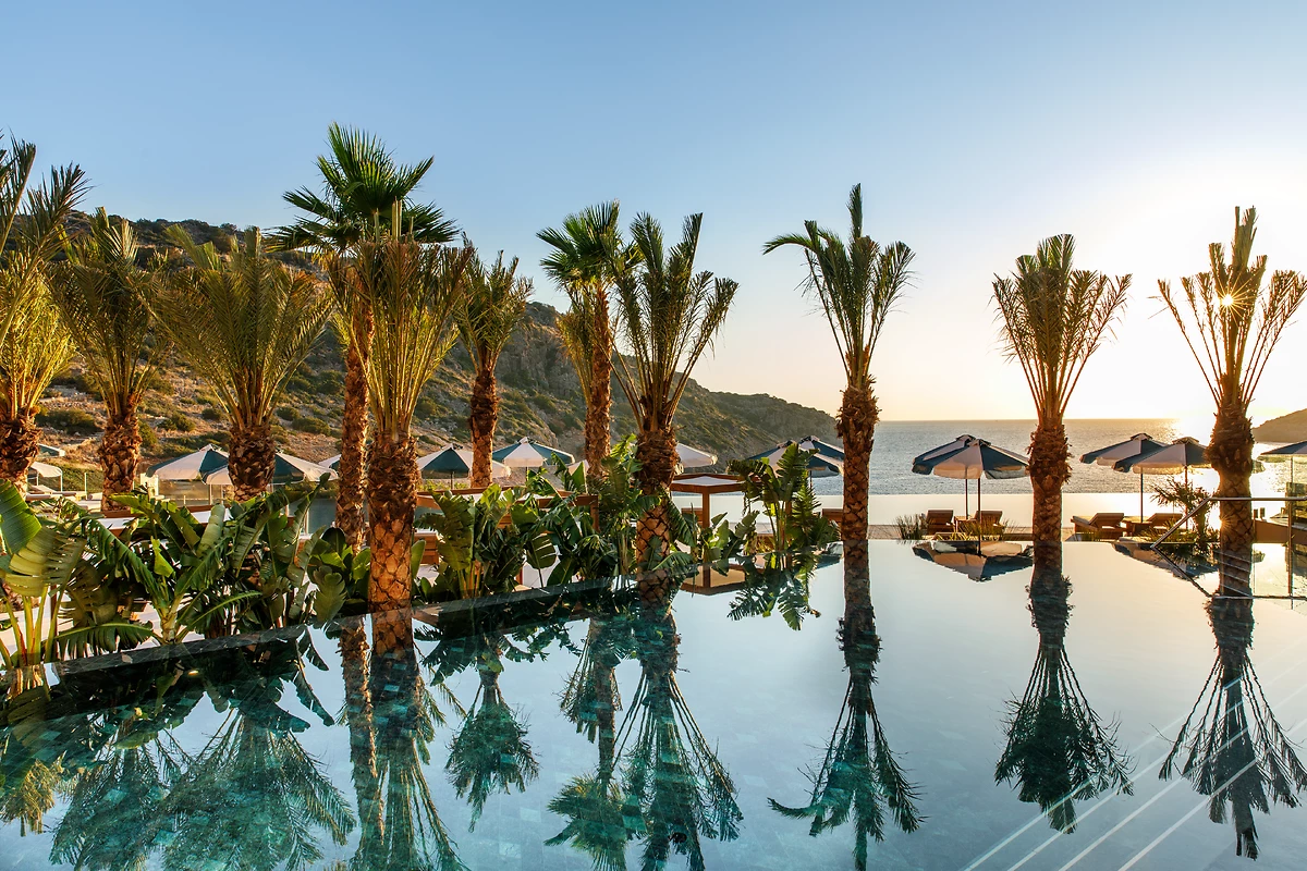 Piscine de l'hôtel, Daios Cove