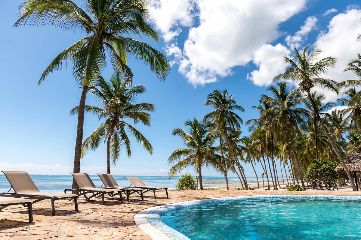 Karafuu Beach Resort & Spa - 5*