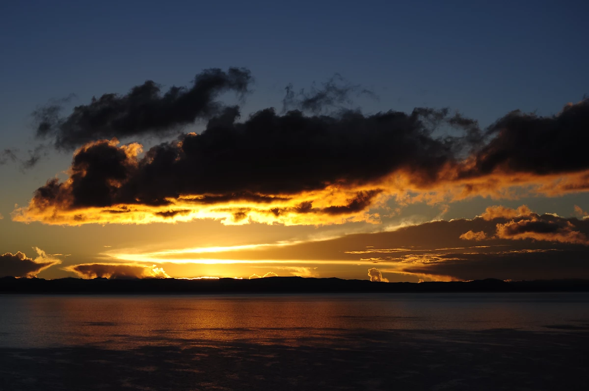 Lever de soleil, île Taquile, lac Titicaca, Puno, Pérou