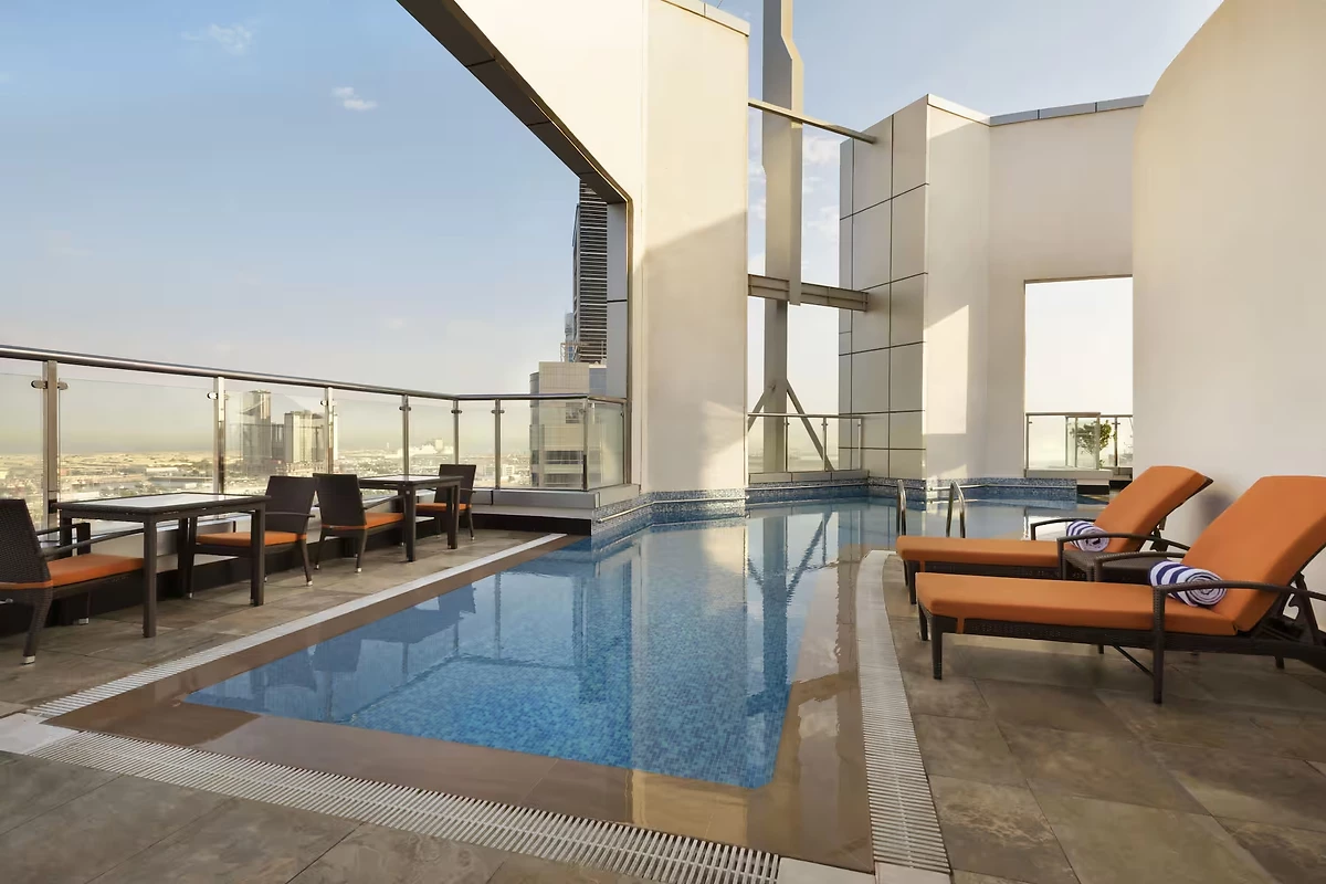 Ramada by Wyndham Abu Dhabi Corniche - 4*