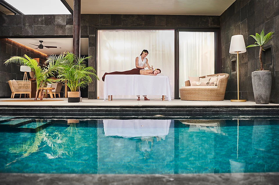 Pool Lodge