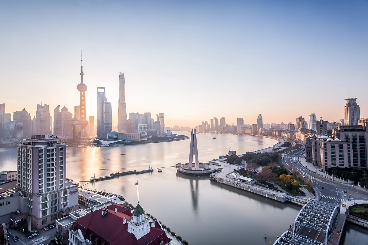 Lever du soleil à Shanghai Pudong, Chine