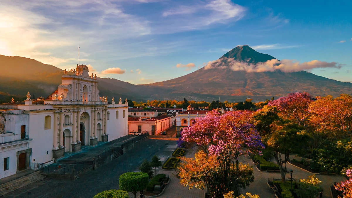 Coucher du soleil sur Antigua, Guatemala