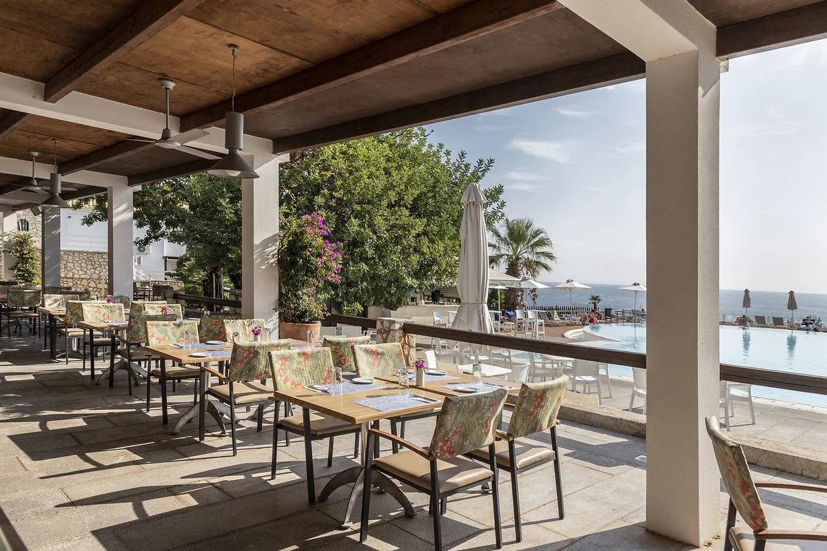 LOUIS Apostolata Island Resort & Spa - 5* - 5
