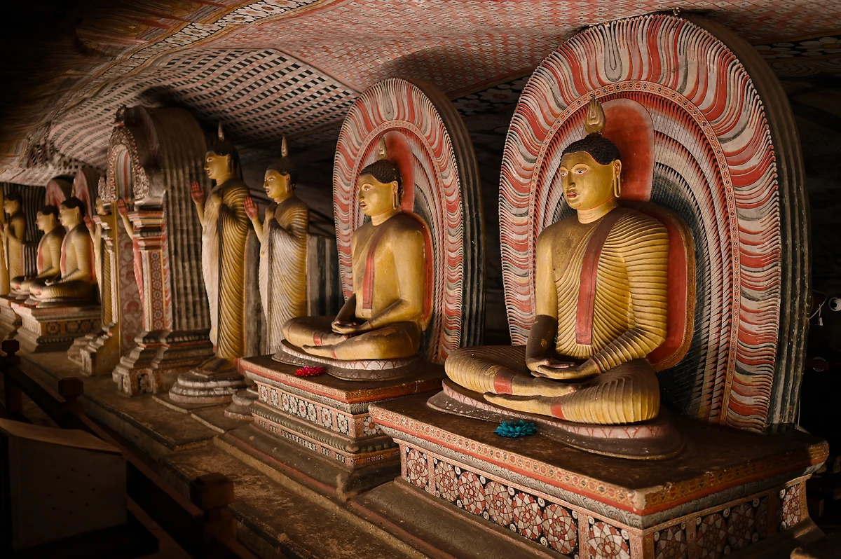 Statues de Bouddha dans le temple de doré de Dambulla, Sri Lanka.