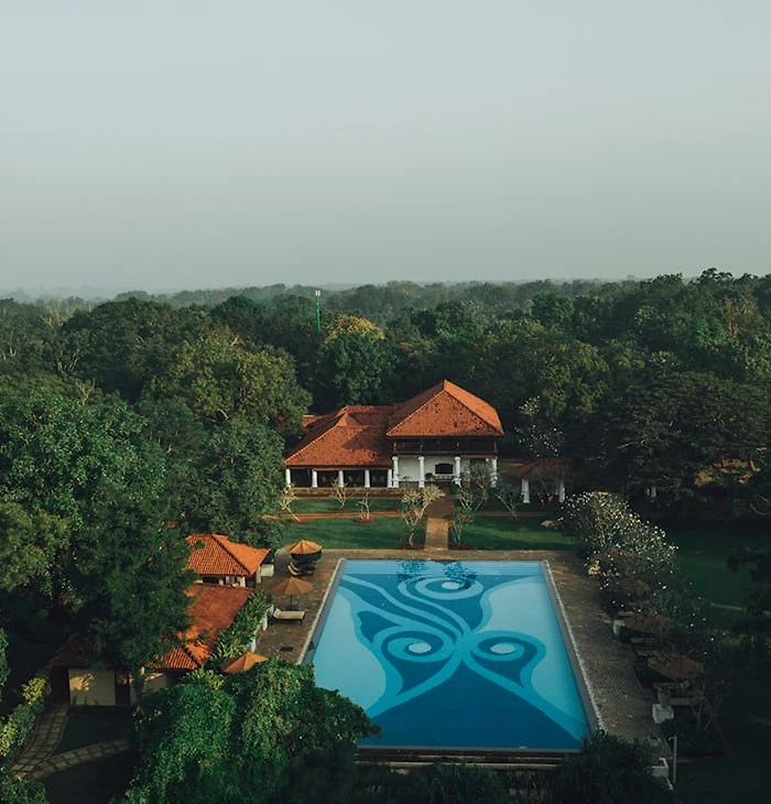 Vue aérienne de la piscine, Ulagalla Resort, Sri Lanka