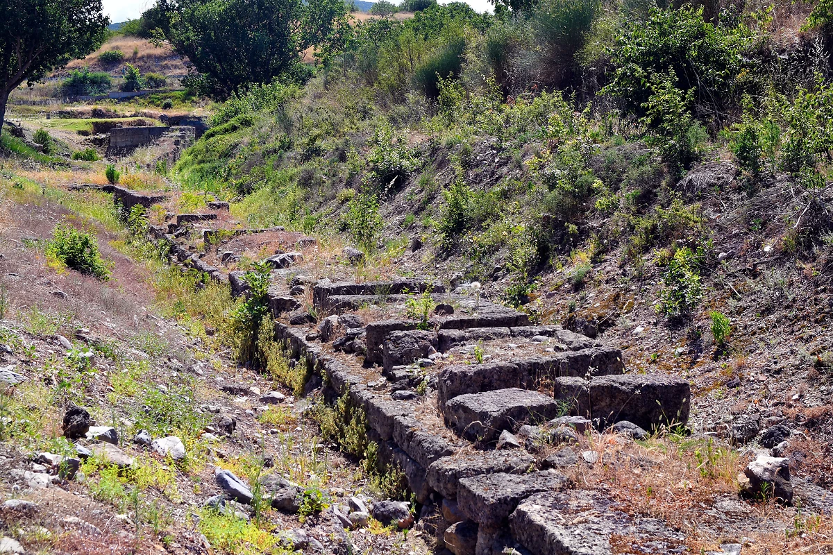 Partie du mur nord dans l'ancien site macédonien d'Amphipolis, Grèce
