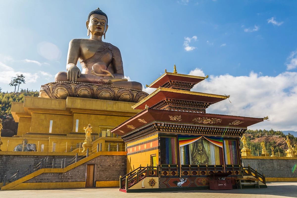 Le Grand Bouddha Dordenma est situé au milieu des ruines de Kuensel Phodrang, Thimphu, Bhoutan