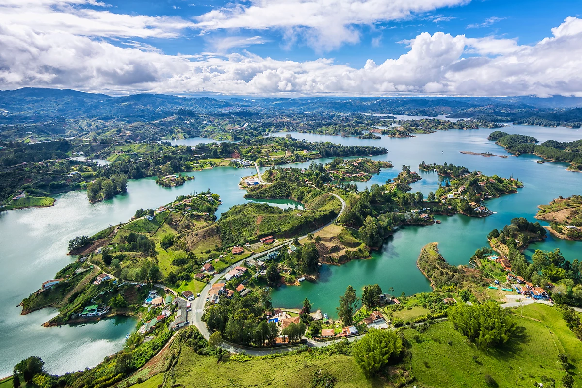 Vue panoramique de Guatapé depuis le Rocher