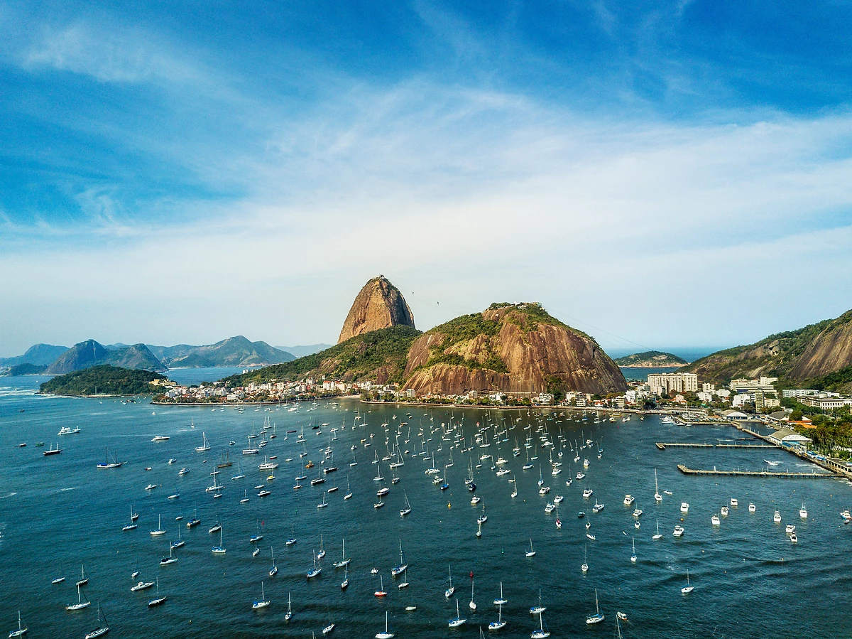 Vue aérienne du Pain de Sucre à Rio de Janeiro, Brésil