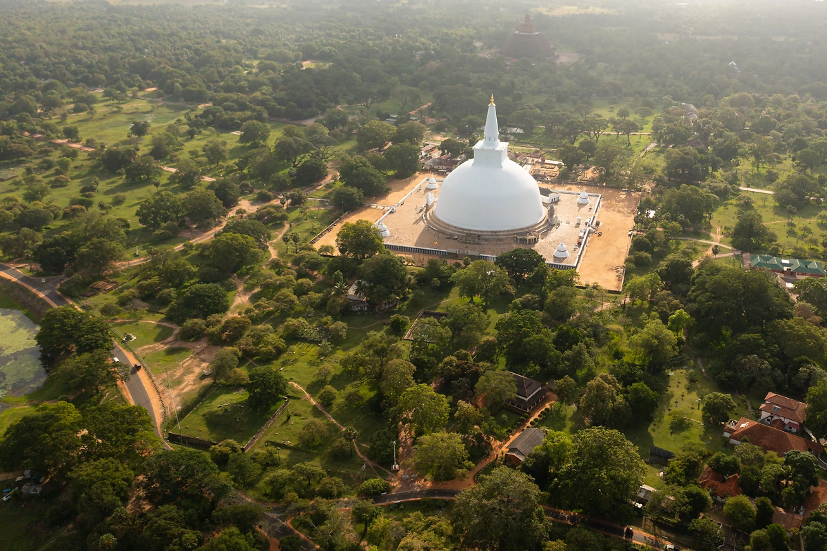 Anciens temples et monastères bouddhistes à Anuradhapura
