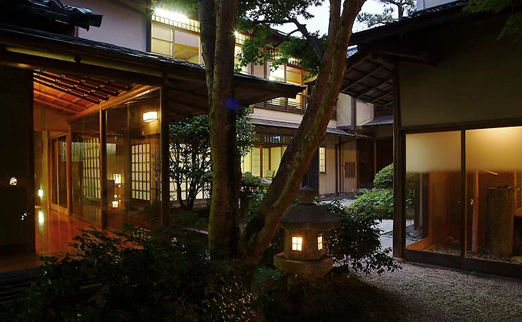 Visuel Hotel - Nishimuraya Honkan